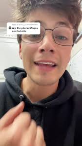 Isa Pilot Da Uniform