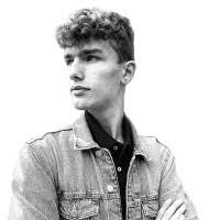 30+ Profile mit dem Suchbegriff „Binotto“