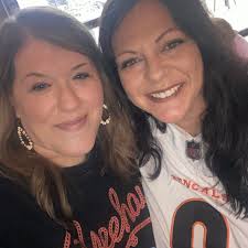 Which is better, the Grand Ole Opry or the Country Music Hall of Fame in  Nashville?