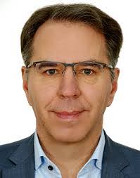 Daniel Rott's Instagram, Twitter & Facebook