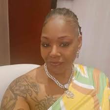 Isis Ward's Instagram, Twitter & Facebook