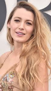 Nothing screams 'sweetheart' more than honey blonde hair does! Nineteen Of The Best Honey Blonde Hair Colours