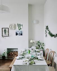 Hol Dir Den Fruhling An Den Tisch Mit Geschirr Und Dekoration In Verschiedenen Gruntonen Skandinavische Wohnraume Ikea Innenraum Interieur