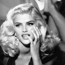 Anna Nicole Smith (@xoAnnaNicole)