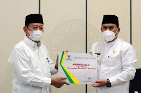 Ramai ibubapa yang tak tahu mana satu nak beli pakaian untuk pandu puteri tunas. Seputar Kobar Multimedia Center Kotawaringin Barat