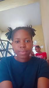 Where is the statue located in Uniuyo?