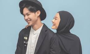 Sepertiga malam rey mbayang cover by nabila maharani. Dinda Hauw Dan Rey Mbayang Kunjungi Dokter Kandungan Netizen Ponakan Online Coming Soon