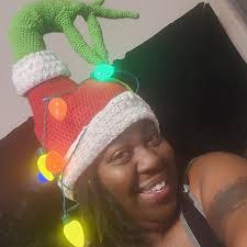 Does anyone have a pattern for a cardigan like this? 😩😩