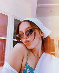 Millie bobby brown will play a con artist in a netflix thriller called the girls i've been, based on an project.read original story millie bobby brown to star in and produce con artist thriller 'the girls. Millie Bobby Brown S Strawberry Sweater Vest Is Only 14