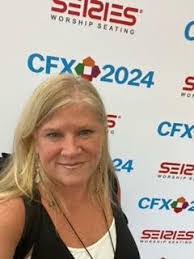 Kelly Laban's Instagram, Twitter & Facebook