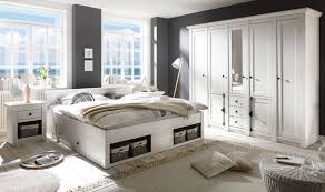 Schlafzimmer als komplette sets bestehen aus bett, schrank und nachttischen. Schlafzimmer Komplett Hooge In Pinie Weiss Landhaus Komplettzimmer Mit Doppelbett Kleiderschrank Und 2 X Nachttisch Kaufen Bei Oe Online Einrichten Gmbh