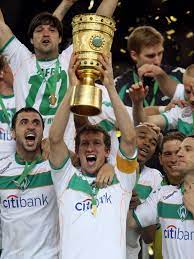 Die pokalspiele werden auf die jeweiligen wettbewerbe unterteilt, an denen der klub teilgenommen hat. Ozils Tor Beschert Bremen Den Sechsten Dfb Pokalsieg Dfb Deutscher Fussball Bund E V