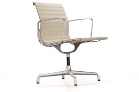 The aluminium chair stands out for its intelligent combination of. Vitra Eames Aluminium Group