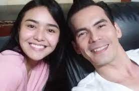 Ahead, we will also know about atalarik syah dating, affairs, marriage, birthday, body measurements, wiki, facts. Beda Usia 27 Tahun 5 Potret Atalarik Syah Dan Amanda Manopo Jadi Pasutri Matamata Com