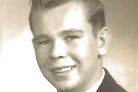 Dora Reeves's Instagram, Twitter & Facebook