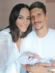 Igencsak komoly harcot vív a koronavírussal görög zita. Best Magazin Megszuletett Gorog Zita Harmadik Gyermeke Facebook