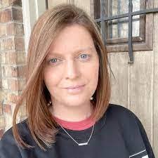 Marla Hull's Instagram, Twitter & Facebook