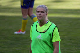 Lotta schelin, en av svensk fotbolls viktigaste profiler, meddelade i veckan att hon slutar. Bilder Pa Sverige Och Japan En Blogg Om Internationell Damfotboll