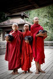 There are a few unusual young men who have had enough of the materialistic world and choose to dedicate their life to the spiritual goal of self realization while serving their religion as saivite hindu monks. Pin On Spirit Life I Live And Love