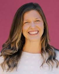 Jami Lewis's Instagram, Twitter & Facebook