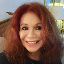 Shari Adler's Instagram, Twitter & Facebook