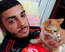 Mãe pede ajuda para tratamento do filho diagnosticado com câncer em Patos  de Minas