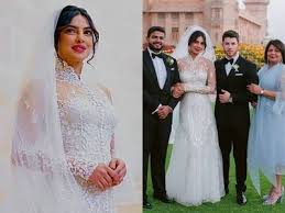 Here's her guide with all her favorite gift ideas on amazon. Recreate Priyanka Chopra S White Wedding Makeup Look With This Step By Step Tutorial