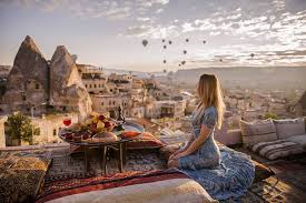 Cappadocia is generally regarded as the plains and the mountainous region of eastern central anatolia around the upper and middle reaches of kizilirmak river (red river). Top Grunde Fur Kappadokien Reise Infos Und Tipps