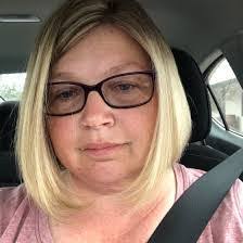 Shelly Comer's Instagram, Twitter & Facebook