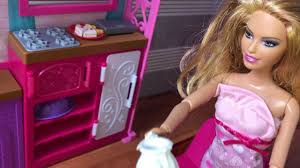 Barbie Ev Sabah Rutini Barbie Morning Routine Barbie Ev Barbie Banyo Barbie Dizi Youtube Barbie