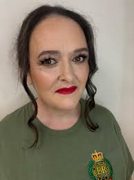 Keys found in Royton precinct just before noon today. If they're yours,  please ID what I've covered up with my hat 👍🏼