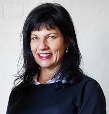 Robyn Dennison's Instagram, Twitter & Facebook