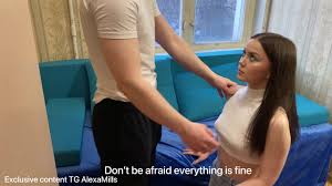 Наивная студентка первый раз пришла на кастинг, который закончился жестким  трахом!!!