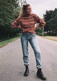 25 Ideas How To Wear Mom Jeans Complete Style Guide 2020 Chic Fall Outfits Jeans Outfit Winter Mom Jeans Outfit Winter