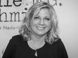 Lilian Day's Instagram, Twitter & Facebook