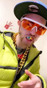 THiS HALLOWEENS RiFF RAFF COSTUMES WERE NEXT LEVEL ! LOOK AT THiS LiTTLE  DALE DAN TONY MiLLiON DOLLAR MULLET REAL HAiR ! NO WiG ! SWiPE THROUGH TO  SEE SOME MORE NiCE