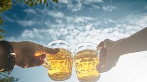 Himmelfahrt 2021 findet am 18.05.2021 statt. Christi Himmelfahrt Trotz Coronavirus Alkohol Und Grillen Diese Knallharten Verbote Versauen Mannertag News De