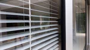 Fenster mit jalousie im scheibenzwischenraum erfahrungen Isolierglas Mit Jalousie Innen Caleoglas Premium Glas Fur Innen Und Aussen