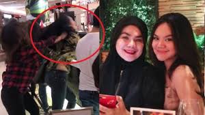 Untuk potongan pertama, shakilla memberikannya kepada sarita yang duduk tepat di hadapannya. Dikhianati Faisal Harris Dengan Jennifer Dunn Sarita Abdul Mukti Siap Balas Mantan Suami Banjarmasin Post