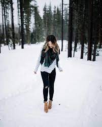 Pin By Zuzana Prokopova On Zima Winter Photoshoot Winter Portraits Snow Photoshoot
