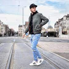 35 Stylish Ways To Wear A Bomber Jacket With Images Fall Fashion Trends Men Jackets Men Fashion Grey Bomber Jacket