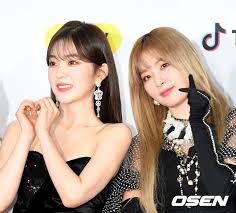 Seulgi, irene] 내 움직임은 특이해 평범치 않아 1 2 5 to 7 난 어둠 속의 dancer 온몸 뚝뚝 꺾어 침대 가까이. Grand Unit Debut Of Red Velvet S Irene And Seulgi Moved To July