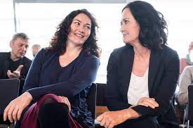 Ingrid felipe, née le 22 août 1978 à hall en tyrol, est une femme politique autrichienne. Felipe Wird Bundessprecherin Und Bleibt In Tirol Dolomitenstadt At