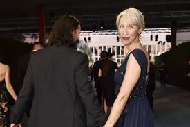 Sort out the best way to move on with your life with your child. Keanu Reeves And Alexandra Grant Are Dating Why Is That So Shocking Vox