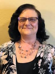 EDUCATION SPOTLIGHT: Robyn Scott