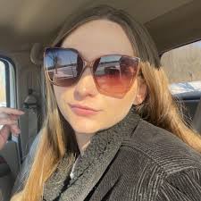 Can I see photos of white walls with white trim?