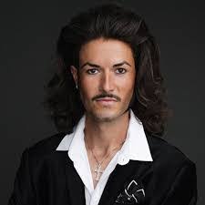 Max Everett's Instagram, Twitter & Facebook