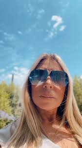 Ya en Chile 🇨🇱, mucho calor 🥵!! , ., ., Look @vrusso.oficial 🔝