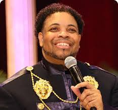 Angie Ray's Instagram, Twitter & Facebook