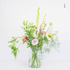 Zauberhaft Schon Und Ein Bisschen Verzaubert Entdecke Das Neueste Bloomon Bouquet Und Erfahre Auf Unserem Blog Alles Uber Die Blumen Der Woche Link In Bio